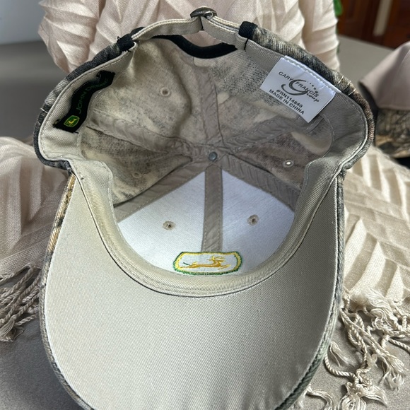 John Deer baseball cap Camo with green stitching and Yellow embroidered deer - Picture 4 of 8